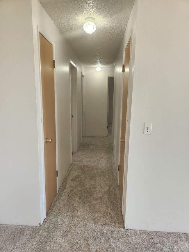 Building Photo - n5404