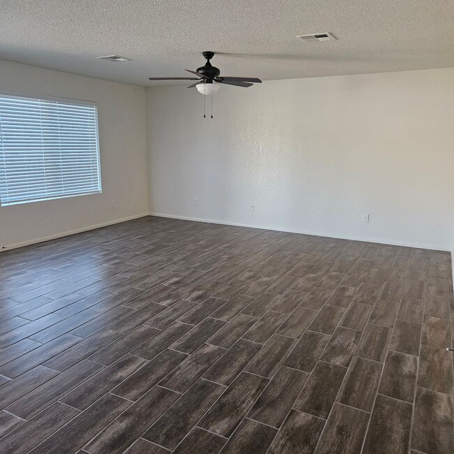 Building Photo - Remodeled 4 bedroom for Rent