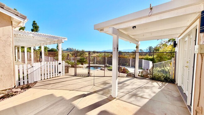 Building Photo - Darling Stand Alone & Detached Open Studio Layout Guest Home unit on Private Country Property in ...