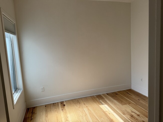 Building Photo - 32 E Court St