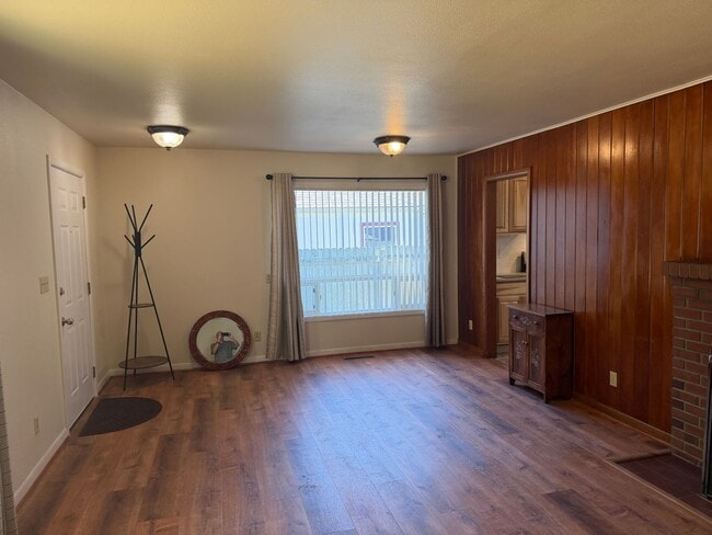 Building Photo - 1280 L St
