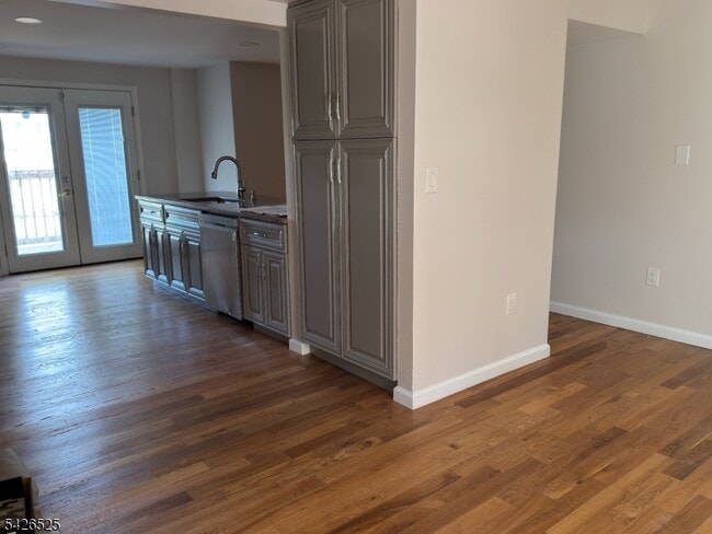 Building Photo - 87 Fairview Ave