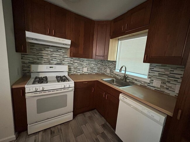 Building Photo - 6512 Linda Ln