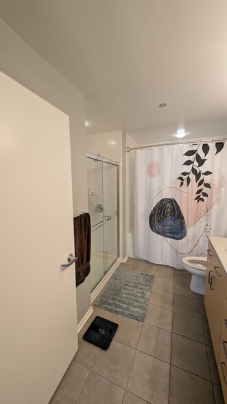 Ensuite Bathroom - 330 N Jefferson St