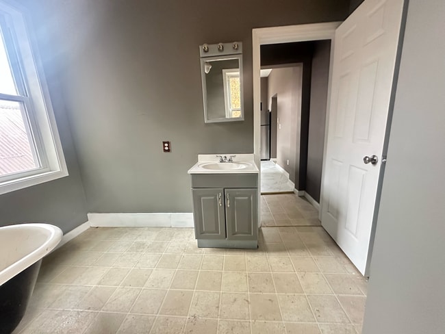 Building Photo - 12 Dawson St