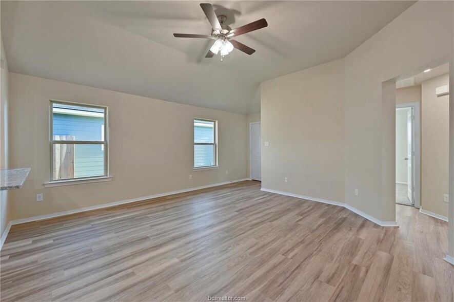 Building Photo - 2812 Messenger Way