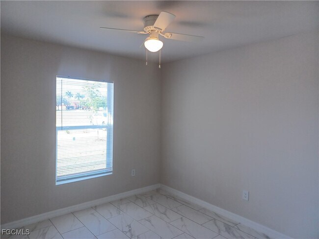 Building Photo - 1109 SE 5th Ct