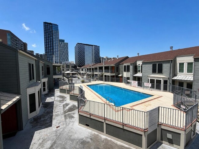 Building Photo - 2529 Rio Grande St