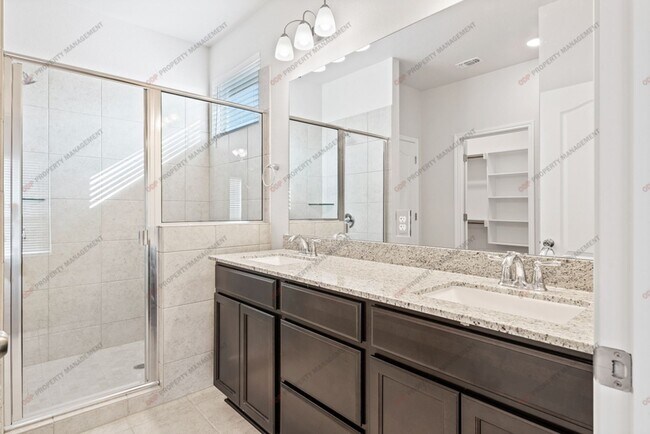 Building Photo - $250 OFF FIRST MONTHS RENT