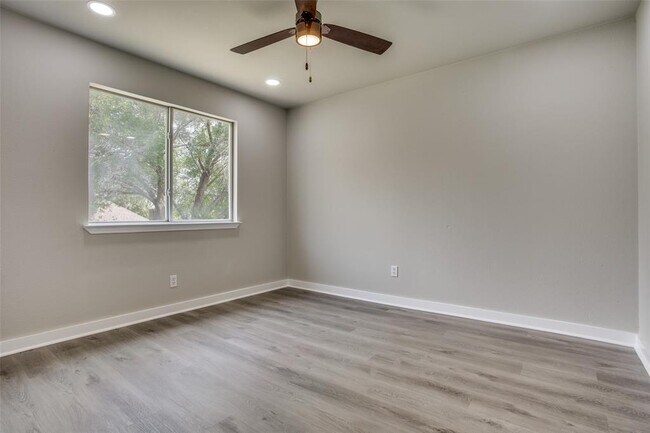 Building Photo - 517 Dusty Leather Ct