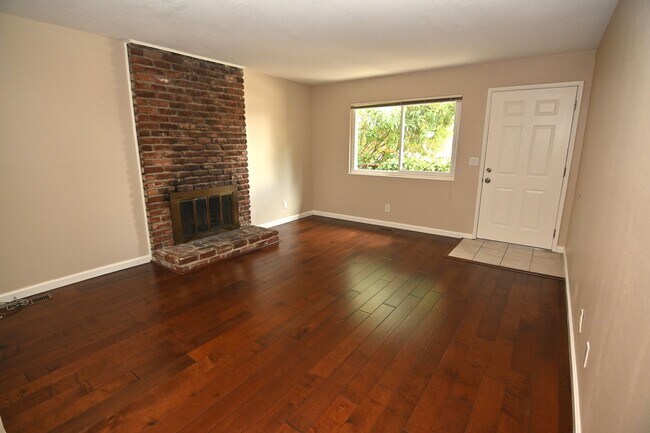 Building Photo - 1651 Cassiar Dr