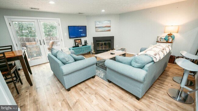 Building Photo - 9134 Everett Ct