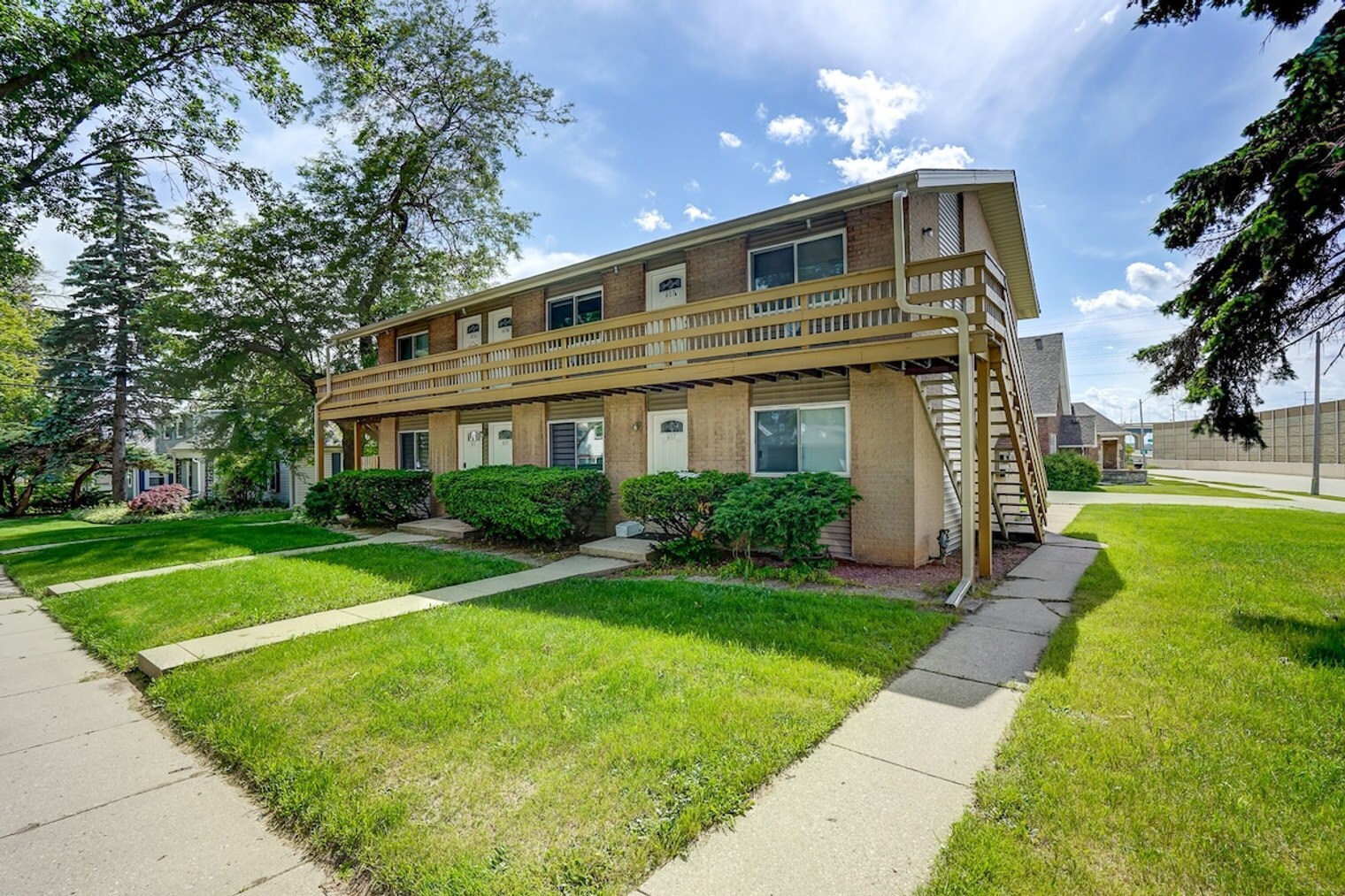 Building Photo - 407 S 94th Pl