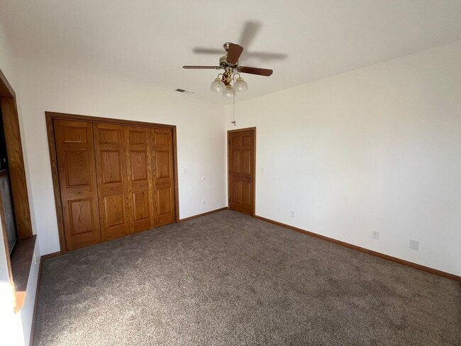 Building Photo - 18655 Oak Ridge Ln