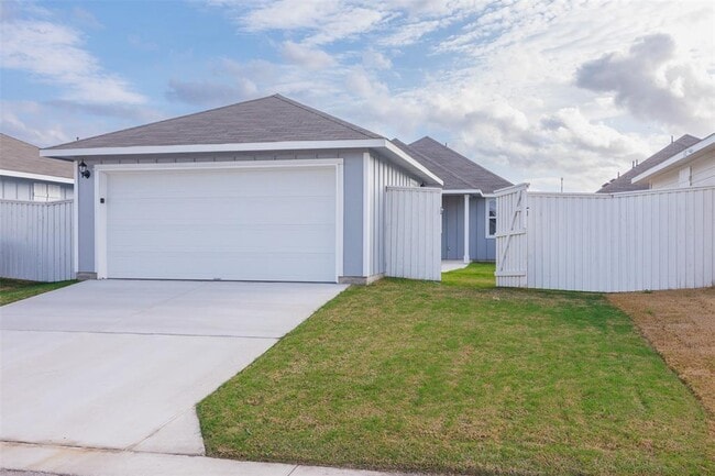 Building Photo - 160 Backwater Rd