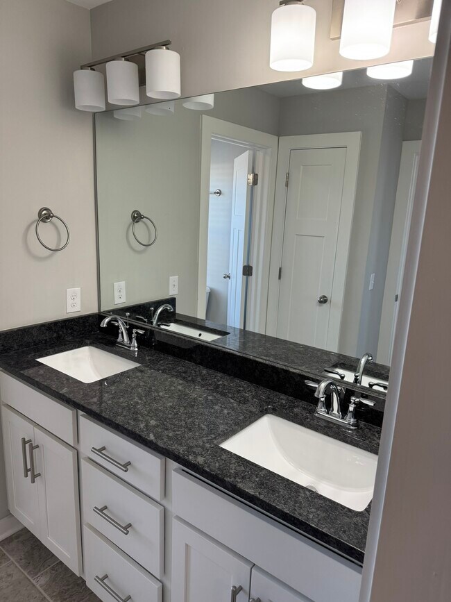 Building Photo - 689 Hickory Industrial Dr