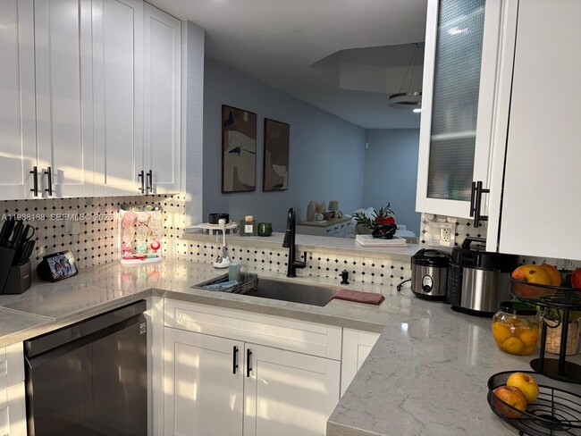 Building Photo - 14113 SW 120th Ct