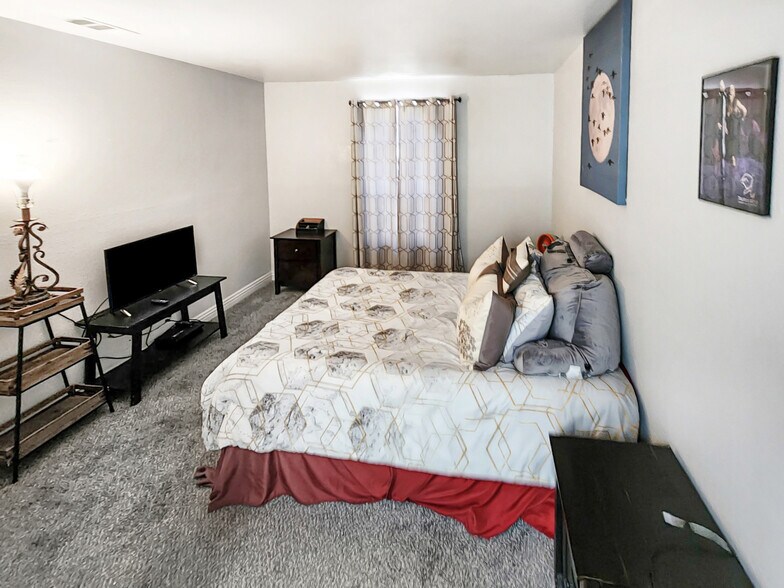 Building Photo - 4050 Pacific Harbors Dr