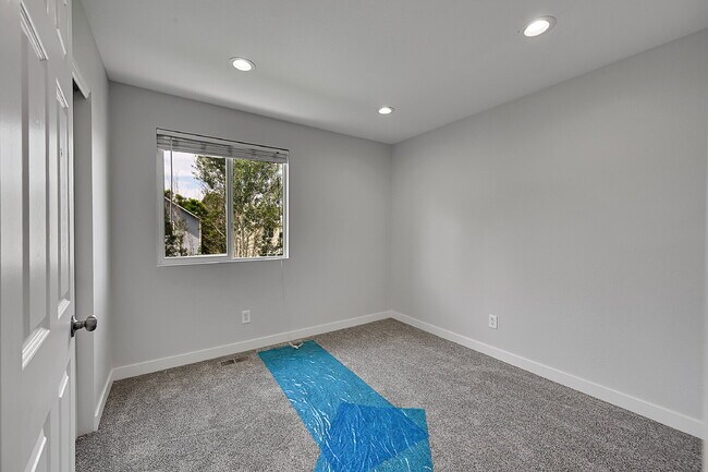 Building Photo - $2,550 - 3 Bed, 2.5 Bath Home in Fredrick ...