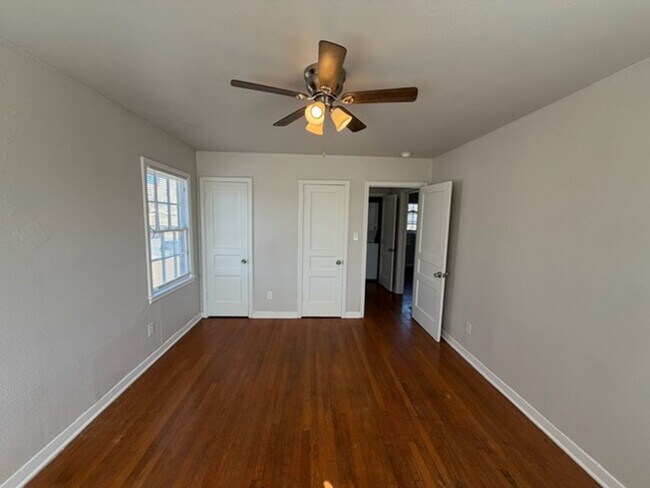 Building Photo - 2 Bedroom- Historic Monticello Park