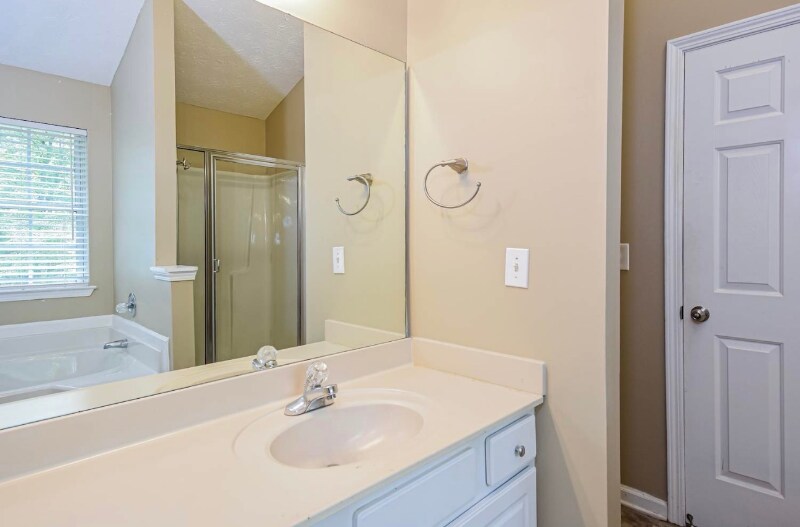 Building Photo - 1335 Heatherton Rd