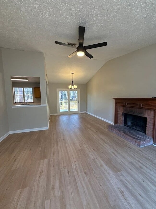 Building Photo - 3 Bed 2.5 Bath in Atlanta!