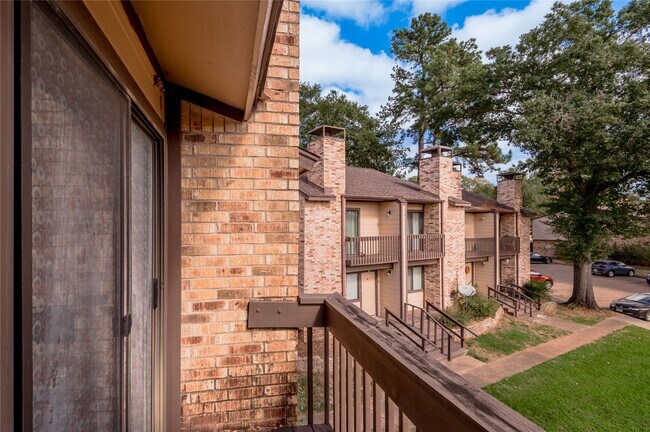 Building Photo - 2521 Crosstimbers Dr