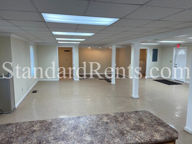 Building Photo - 6320 Cooper St