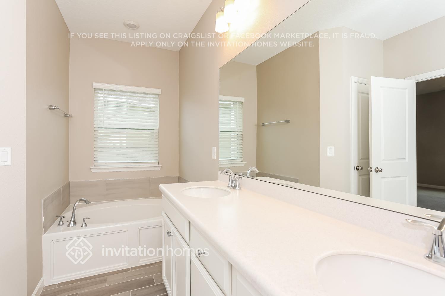 Building Photo - 10051 Lemon Grass Ln