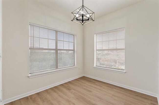 Building Photo - 2320 Gracy Farms Ln