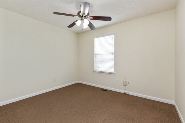 Building Photo - 614 Spence Enclave Way
