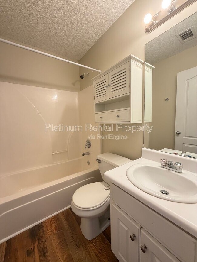 Building Photo - 105 Platte St