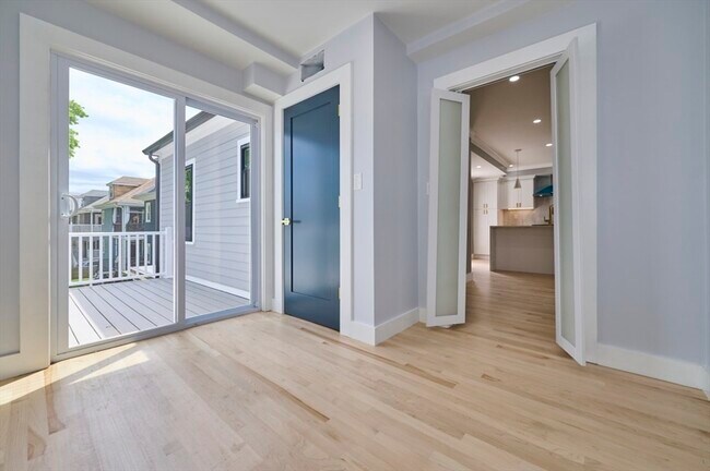 Building Photo - 97 Oakton Ave
