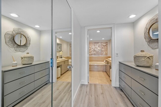 Building Photo - 4101 N Ocean Blvd