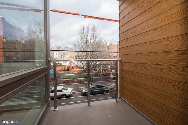 Building Photo - 1012 Mt Vernon St