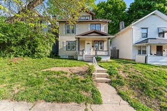 Building Photo - Charming 2 beds 2 Bath in Dayton!