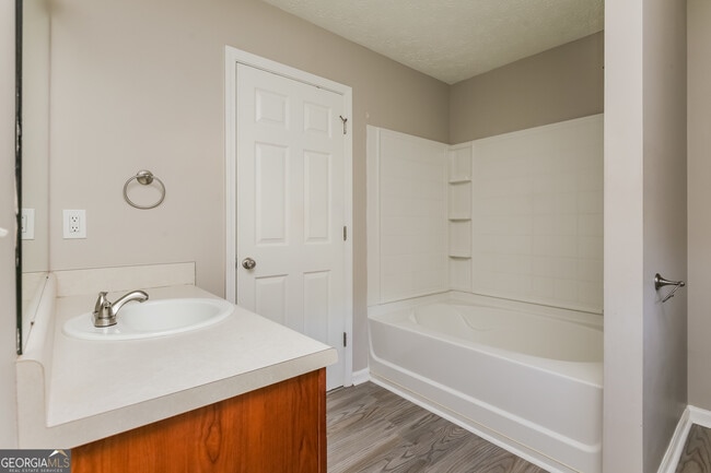 Building Photo - 4035 Riverside Pkwy