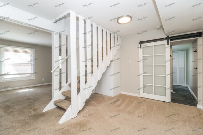 Building Photo - 5 Mayfield Rd