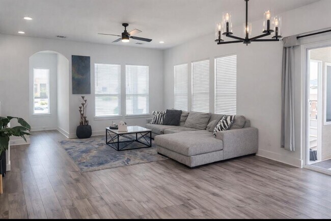 Building Photo - 8605 San Giano Cv