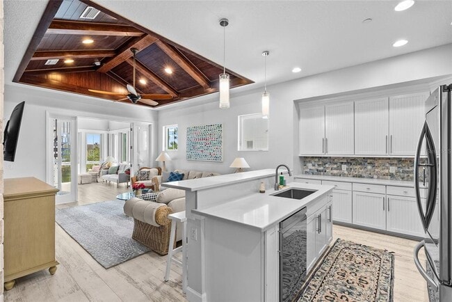 Building Photo - 319 Compass Point Dr