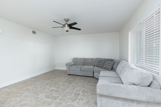 Building Photo - Upper Level 2 bedroom, 2 bathroom with great views at The Falls