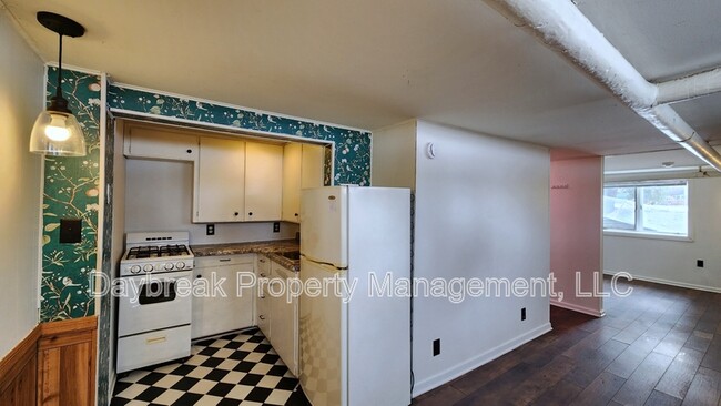 Building Photo - 1121 2nd Ave S