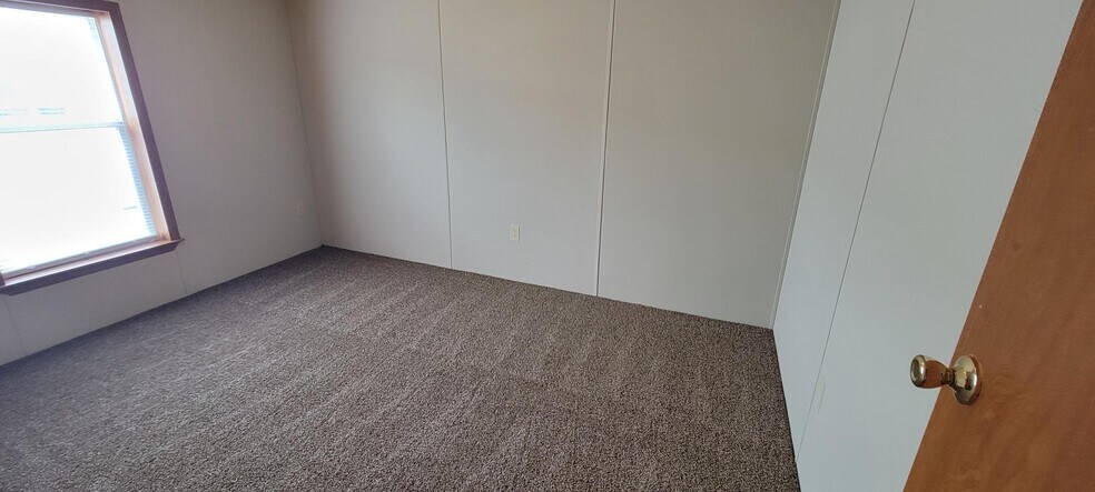 Building Photo - 9890 Eastwinds Dr