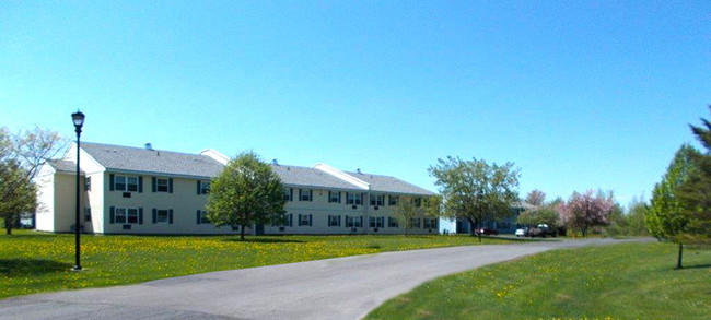 Building Photo - Lawrence Avenue Apartments