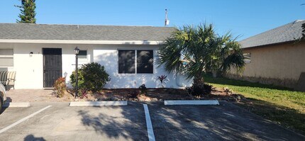 Building Photo - Duplex for rent