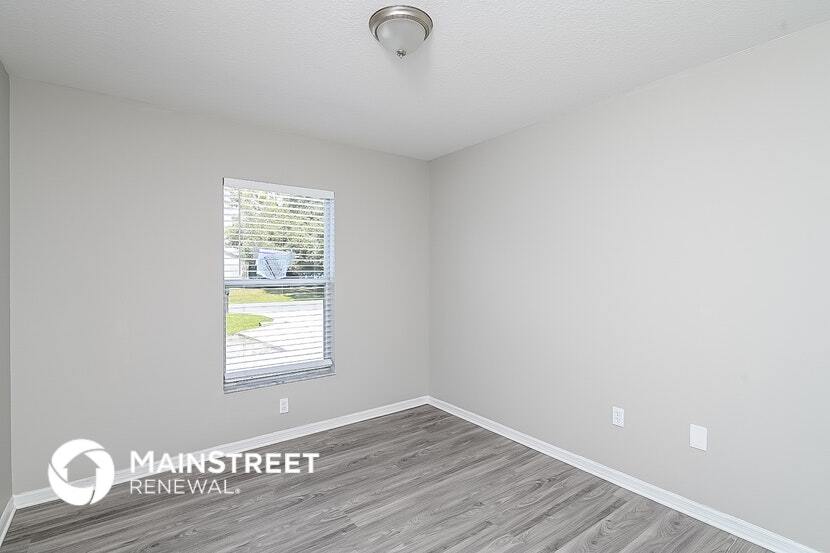 Building Photo - 734 Fox Lake Dr