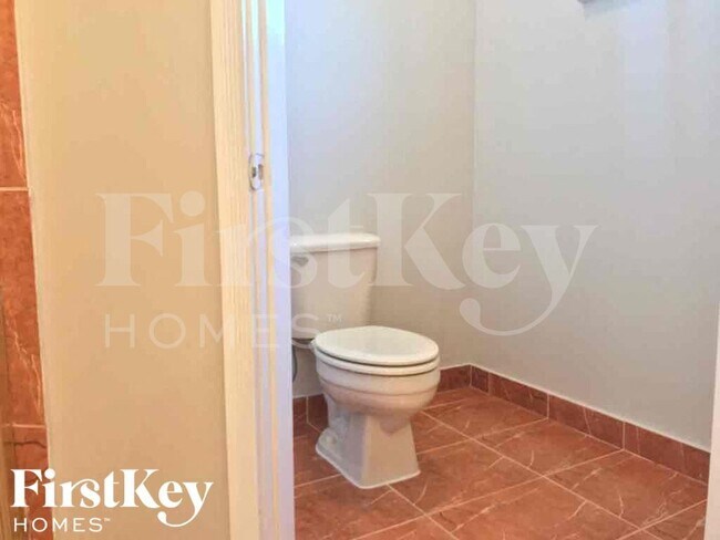 Building Photo - 15320 SW 141st Ct