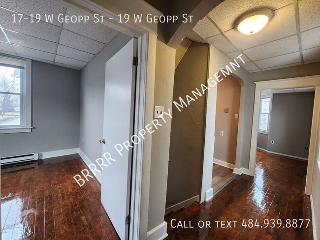 Building Photo - Bright, clean, affordable, off street park...