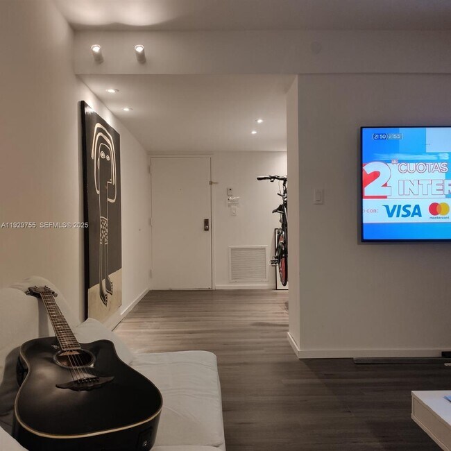 Building Photo - 18181 NE 31st Ct