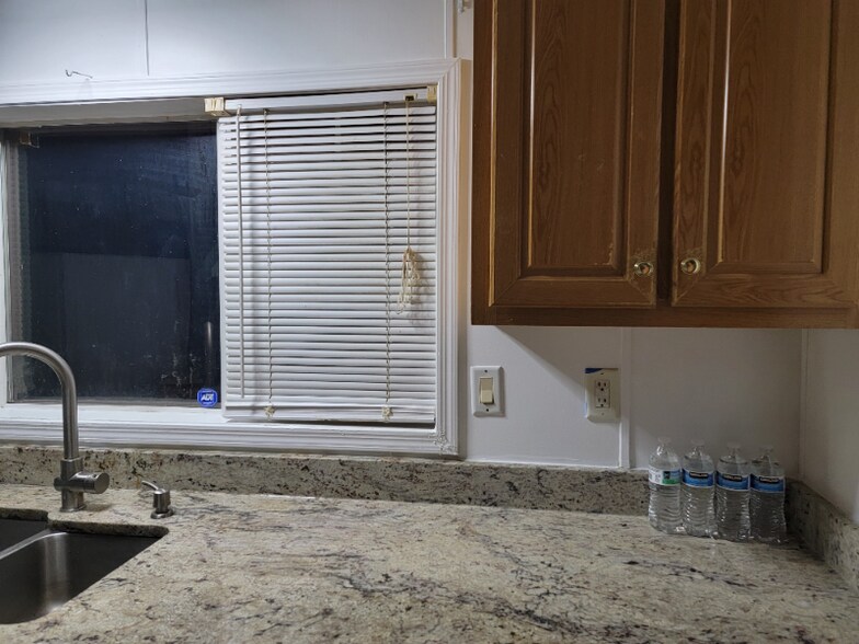 Building Photo - 8936 Turner Dr
